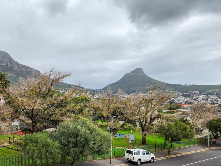 2 Bedroom Property for Sale in Vredehoek Western Cape